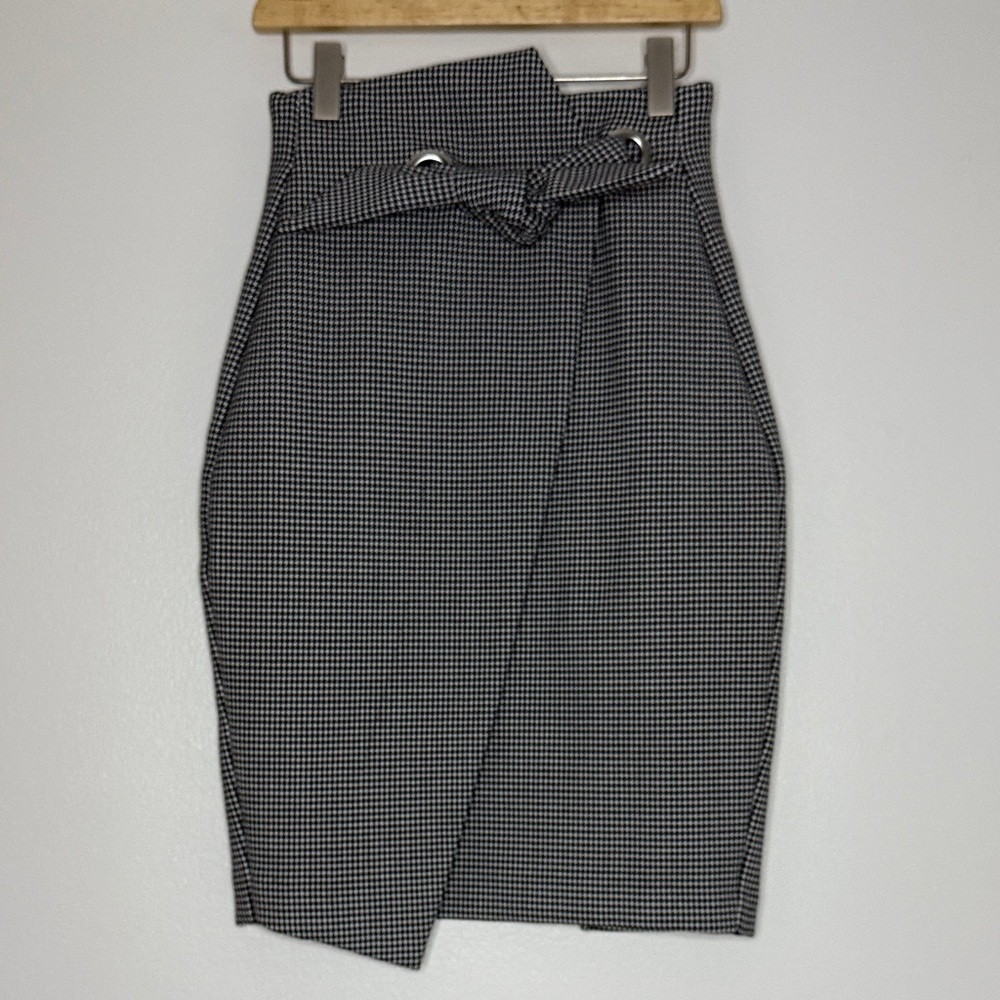 H&M Black and White Houndstooth Skirt